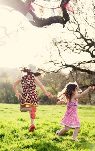 bread and jam ss12 girls in field 