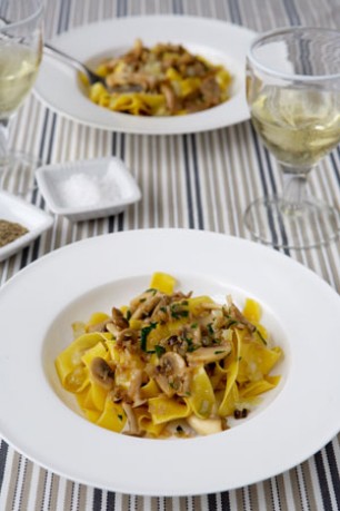 Pappardelle-of-Shallots,-Wild-Mushrooms-and-Tarragon