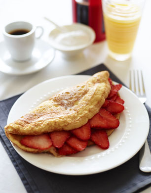 Breakfast brunch Viva strawberry souffle omlette 2